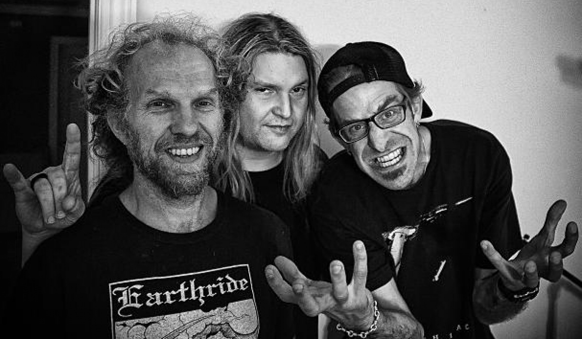 Teenagers time. Mike Dean corrosion of conformity. Randy Blythe and Corey. Corrosion of conformity 1985. Corrosion of conformity Blind.